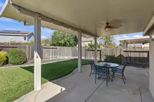 10224 Blossom Ridge Dr, Elk Grove, CA 95757 - Photo 44
