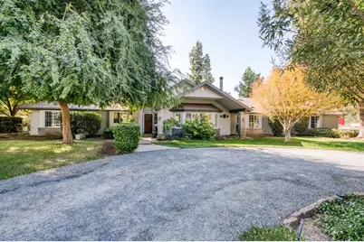 6793 E Cambridge Avenue, Fresno, CA 93727 - Photo 2