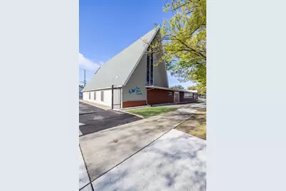 2416 Sloat Way, Sacramento, CA 95818 - Photo 2
