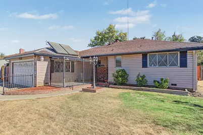 6749 51st Street, Sacramento, CA 95823 - Photo 2