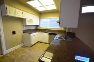 8313 Briarcliff Way, Sacramento, CA 95826 - Photo 16