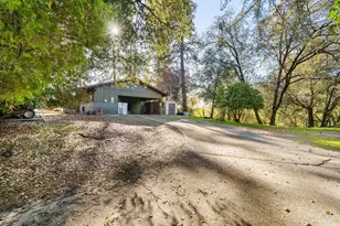 4606 S Point Rd, Diamond Springs, CA 95619 - Photo 24