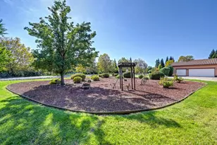10201 Atlantis Dr, Elk Grove, CA 95624 - Photo 12