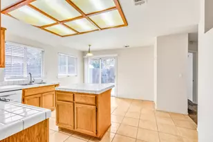 8274 Golden Park Ct, Sacramento, CA 95828 - Photo 14