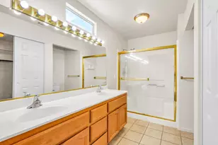 8274 Golden Park Ct, Sacramento, CA 95828 - Photo 34