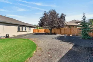 9236 Earl Fife Dr, Elk Grove, CA 95624 - Photo 58