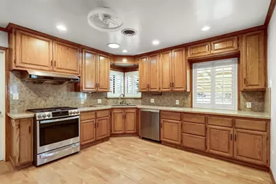 1116 Darnel Way, Sacramento, CA 95822 - Photo 24