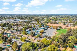 8956 Lansdowne Ct, Elk Grove, CA 95624 - Photo 56
