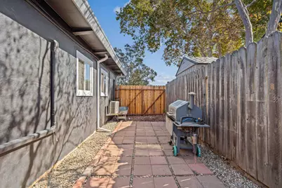 2209 Tevis Road, Sacramento, CA 95825 - Photo 20