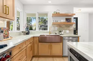 835 43rd St, Sacramento, CA 95819 - Photo 12