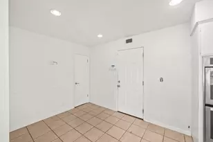 7019 Ursa Pkwy, Sacramento, CA 95823 - Photo 16