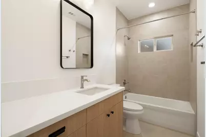 1025 Las Palmas Avenue, Sacramento, CA 95815 - Photo 28