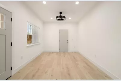 1025 Las Palmas Avenue, Sacramento, CA 95815 - Photo 34
