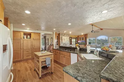 16580 E Highway 88, Lockeford, CA 95237 - Photo 12