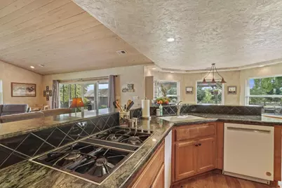 16580 E Highway 88, Lockeford, CA 95237 - Photo 14