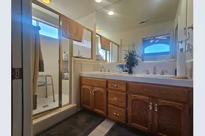 2335 Judith Way, Madera, CA 93637 - Photo 10