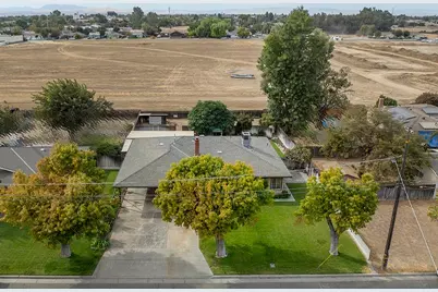 817 Nickel Street, Los Banos, CA 93635 - Photo 2