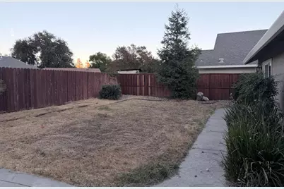 9021 Prairie Trail Way, Sacramento, CA 95826 - Photo 8