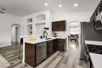 9040 Pembridge Drive, Elk Grove, CA 95624 - Photo 18