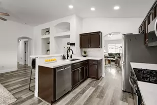9040 Pembridge Dr, Elk Grove, CA 95624 - Photo 18