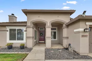 9040 Pembridge Dr, Elk Grove, CA 95624 - Photo 6