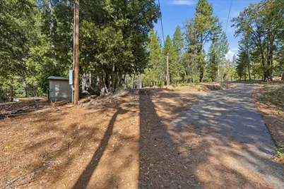1860 Henrys Place, Camino, CA 95709 - Photo 12