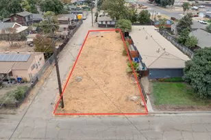 435 S 2nd St, Chowchilla, CA 93610 - Photo 1