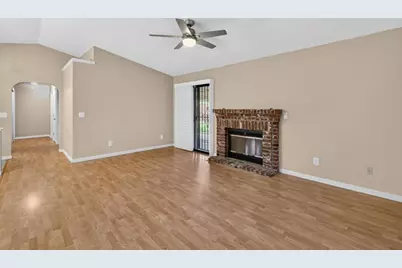 6816 Bronze Oak Court, Elk Grove, CA 95758 - Photo 10