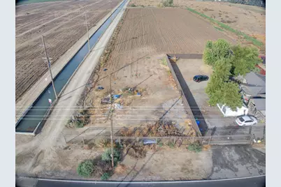 819 Dianne Drive, Turlock, CA 95380 - Photo 2