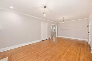 1050 37th St, Sacramento, CA 95816 - Photo 4