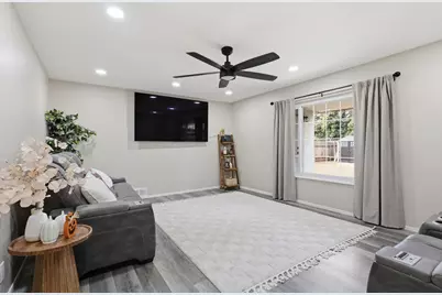 4821 N Millbrook Avenue, Fresno, CA 93726 - Photo 2