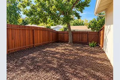 5926 Hilltop Dr, Carmichael, CA 95608 - Photo 8