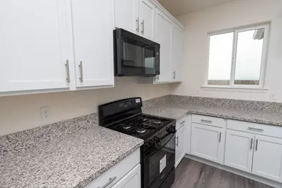 1208 E Orange Street, Avenal, CA 93204 - Photo 12