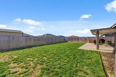 2131 W Ambassador Way, Hanford, CA 93230 - Photo 26