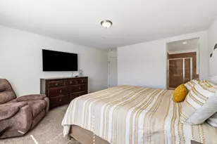 2131 W Ambassador Wy, Hanford, CA 93230 - Photo 16