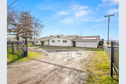 4847 S Greenwood Avenue, Del Rey, CA 93616 - Photo 2