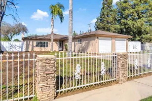130 W Celeste Ave, Fresno, CA 93704 - Photo 2