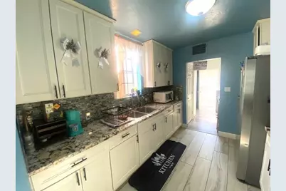 4574 E Illinois Avenue, Fresno, CA 93702 - Photo 8