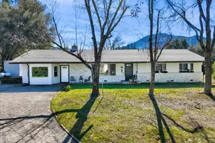 45430 Lauri Ln, Oakhurst, CA 93644 - Photo 1