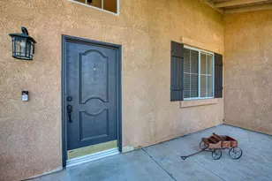 2381 E Christopher Dr, Fresno, CA 93720 - Photo 8