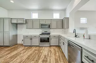 2381 E Christopher Dr, Fresno, CA 93720 - Photo 12