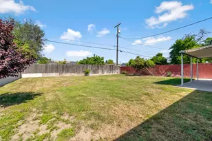 4033 E Brentwood Ave, Fresno, CA 93703 - Photo 22