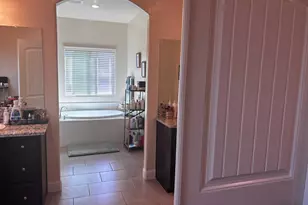 1614 N Barcus Ave, Fresno, CA 93722 - Photo 32
