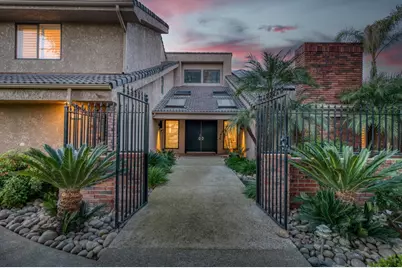 2788 W Bluff Avenue, Fresno, CA 93711 - Photo 2