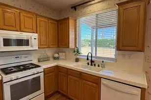 5586 E Atchison St, Fresno, CA 93727 - Photo 28