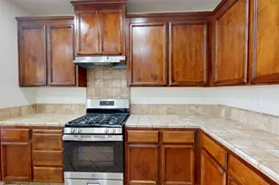 2555 S Lind Ave, Fresno, CA 93725 - Photo 12