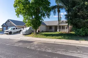 2315 Magill Ave, Clovis, CA 93611 - Photo 2