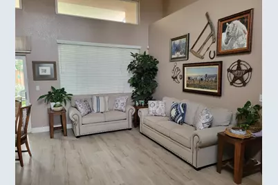 5919 W Chennault Avenue, Fresno, CA 93722 - Photo 8