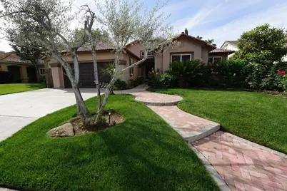 5919 W Chennault Avenue, Fresno, CA 93722 - Photo 2