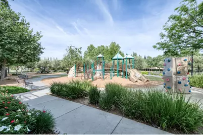 1813 N Paddington Lane, Clovis, CA 93619 - Photo 38